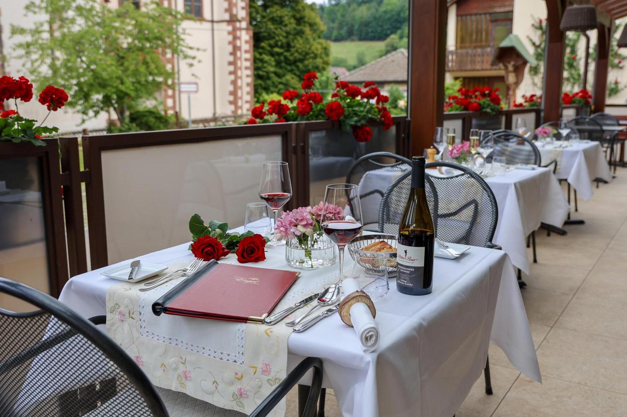 Hotel-Gasthaus Goldener Engel Glottertal Eksteriør billede