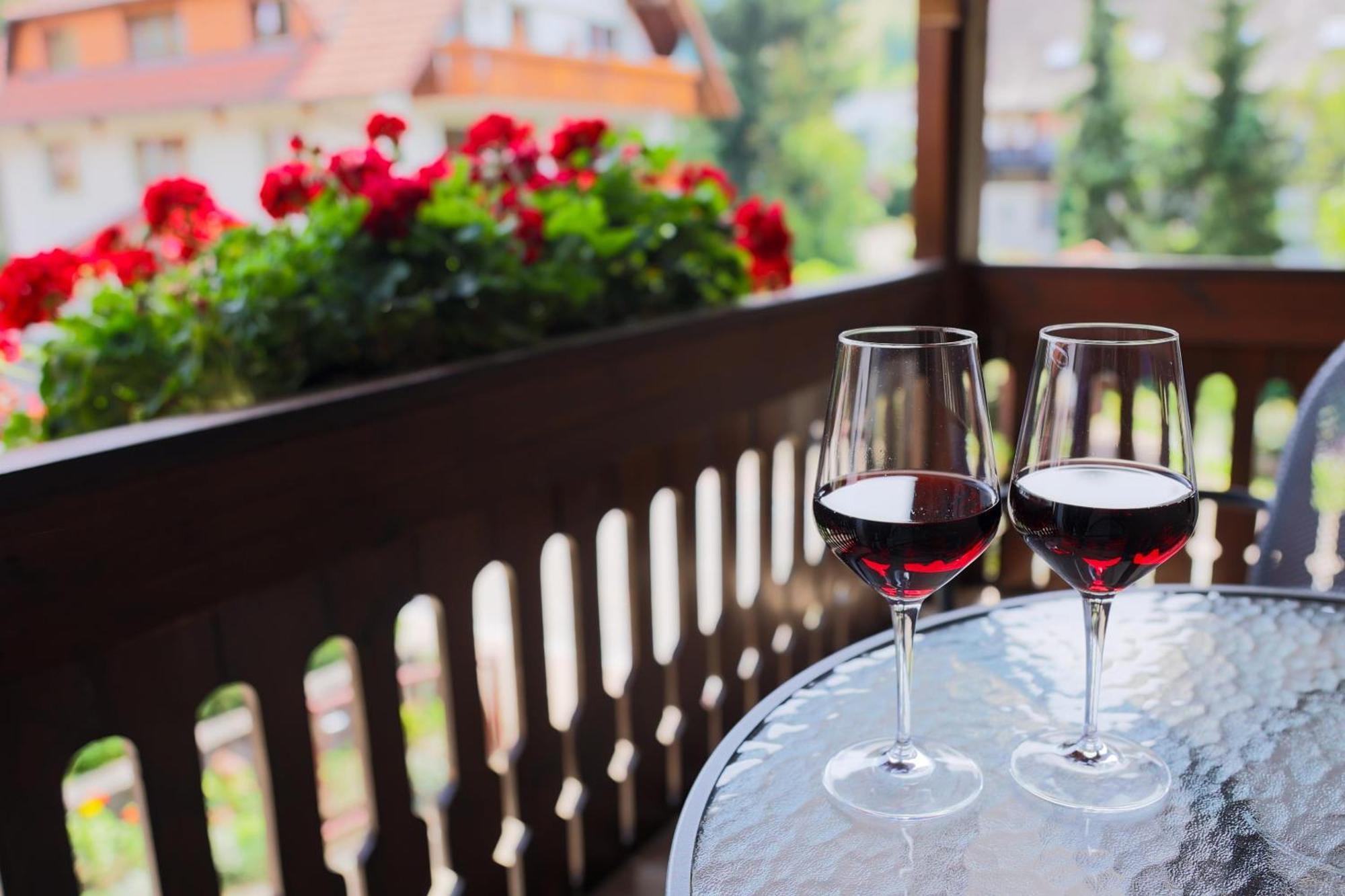 Hotel-Gasthaus Goldener Engel Glottertal Eksteriør billede
