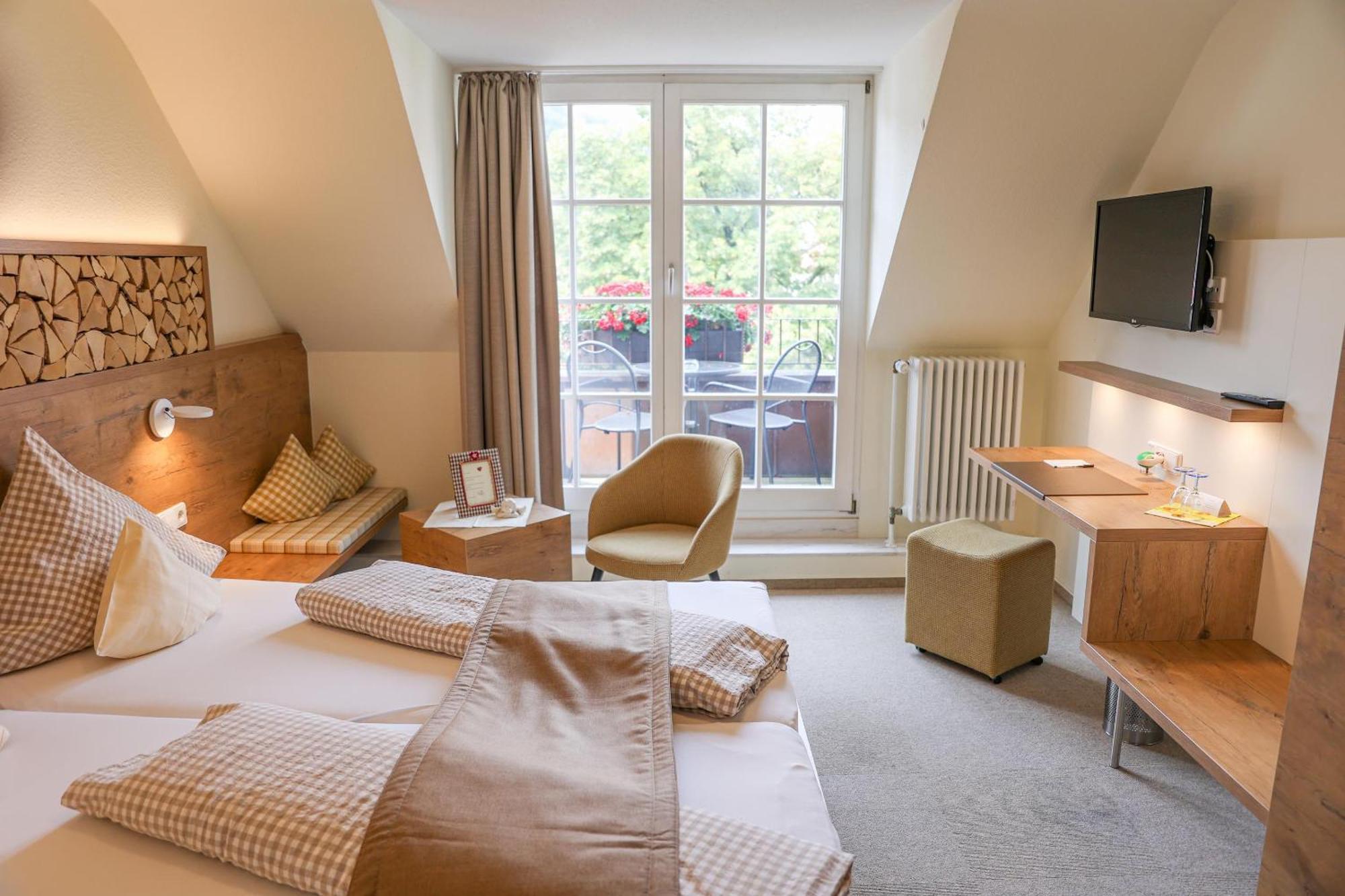 Hotel-Gasthaus Goldener Engel Glottertal Eksteriør billede