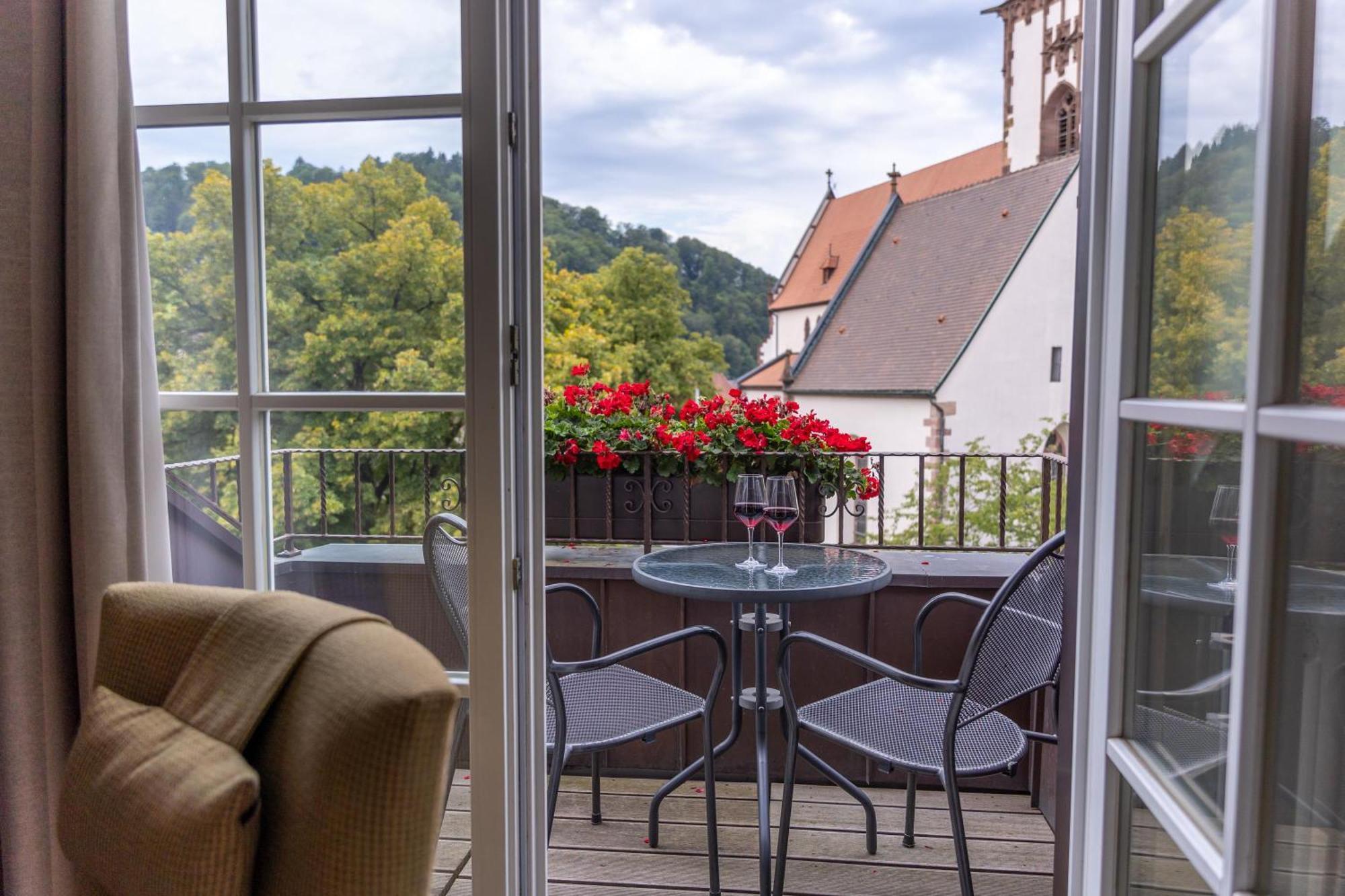 Hotel-Gasthaus Goldener Engel Glottertal Eksteriør billede