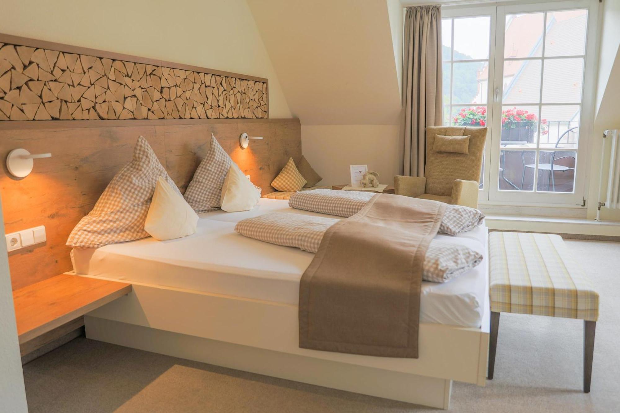 Hotel-Gasthaus Goldener Engel Glottertal Eksteriør billede