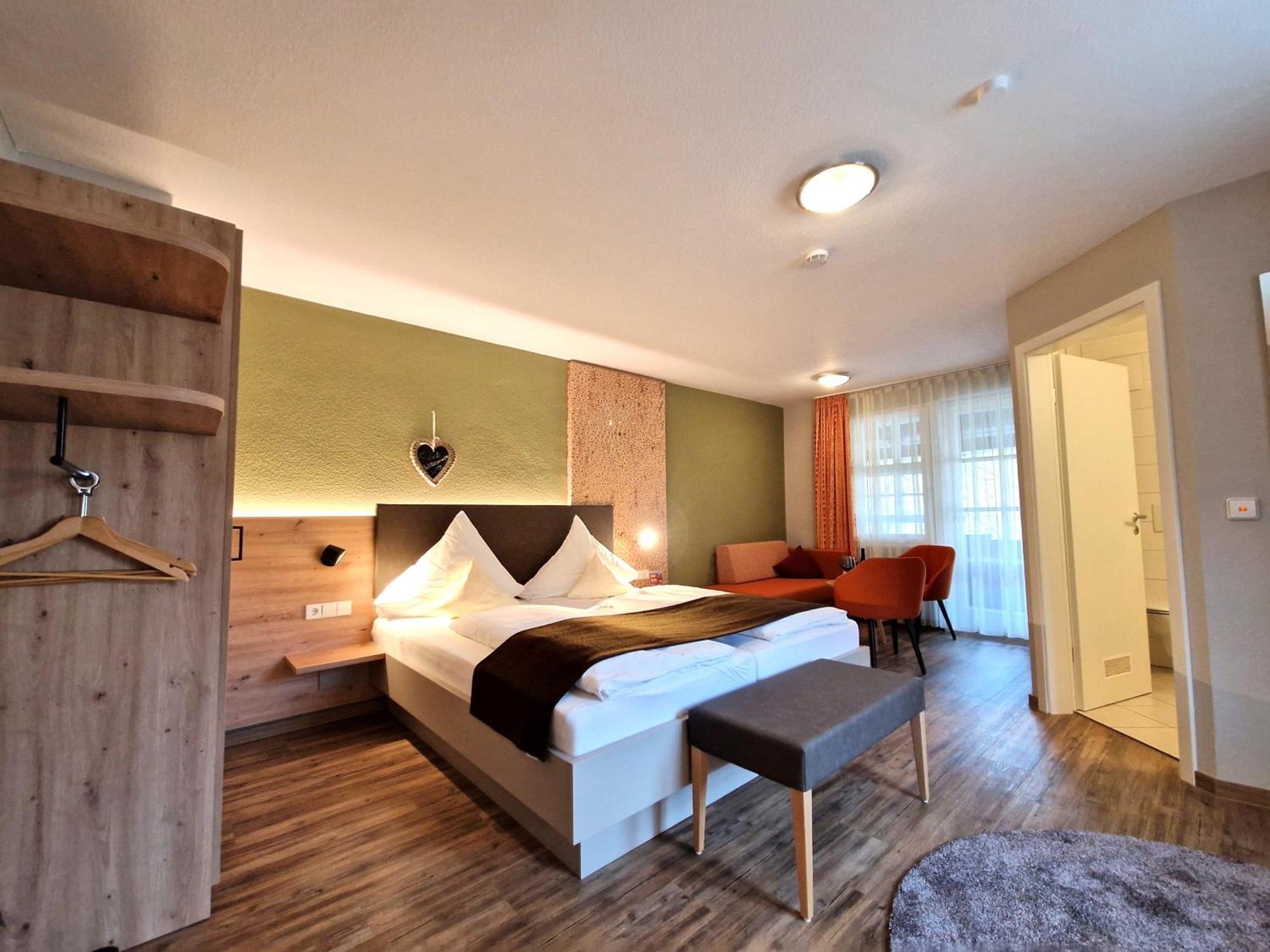 Hotel-Gasthaus Goldener Engel Glottertal Eksteriør billede