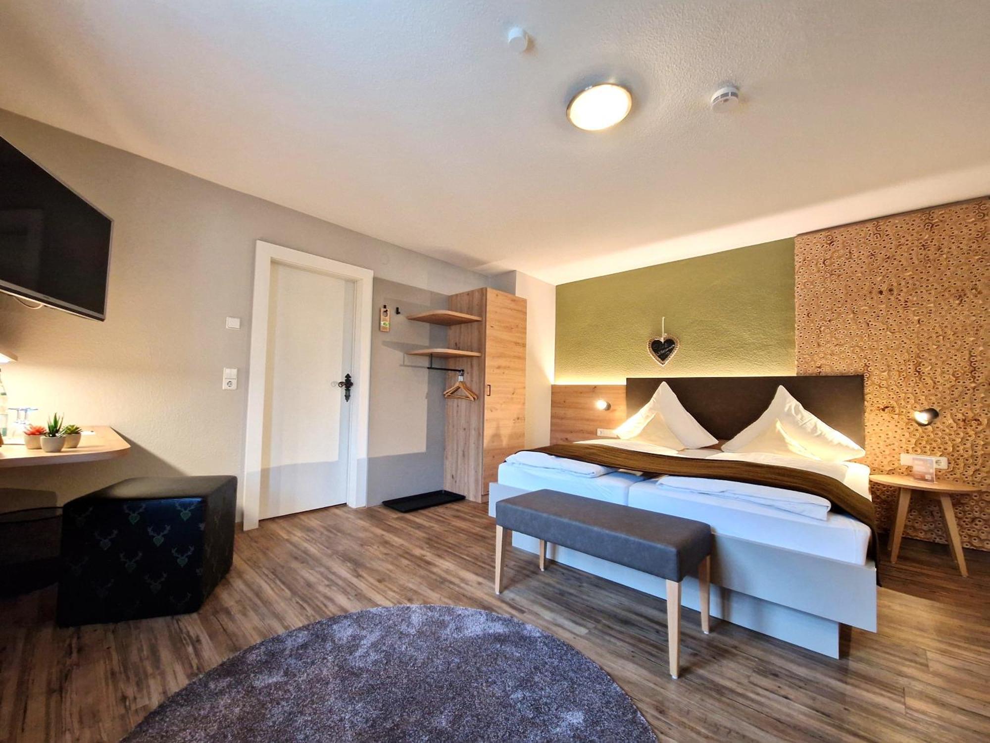 Hotel-Gasthaus Goldener Engel Glottertal Eksteriør billede
