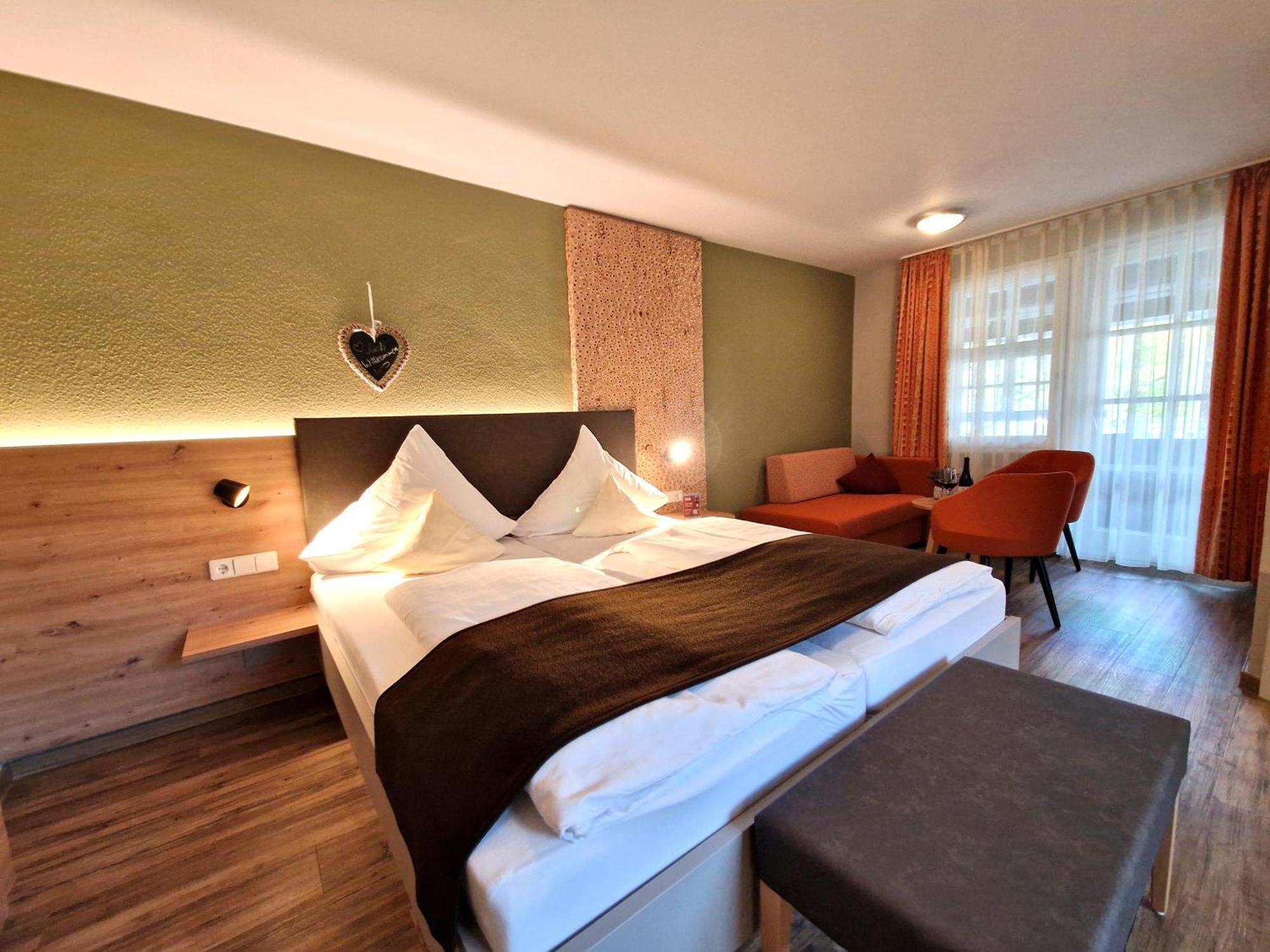Hotel-Gasthaus Goldener Engel Glottertal Eksteriør billede