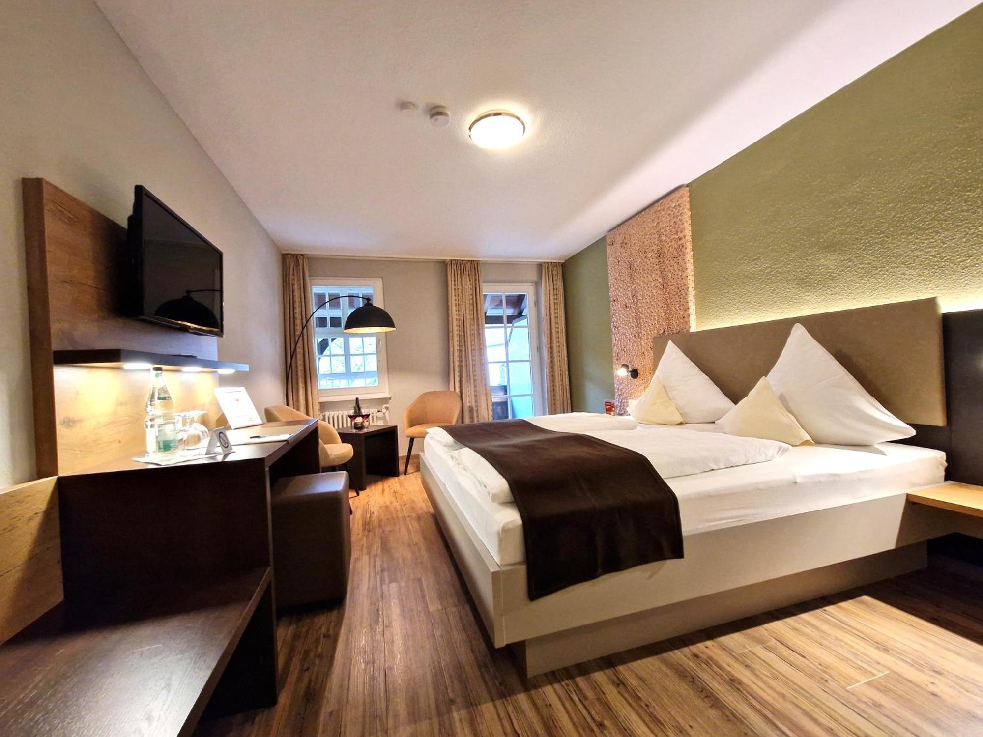 Hotel-Gasthaus Goldener Engel Glottertal Eksteriør billede